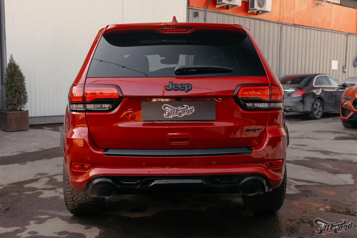 Ремонт и окрас двери на Jeep Grand Cherokee